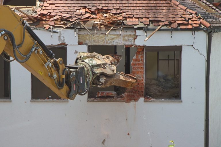 Povolení, která potřebujete ke zbourání stavby